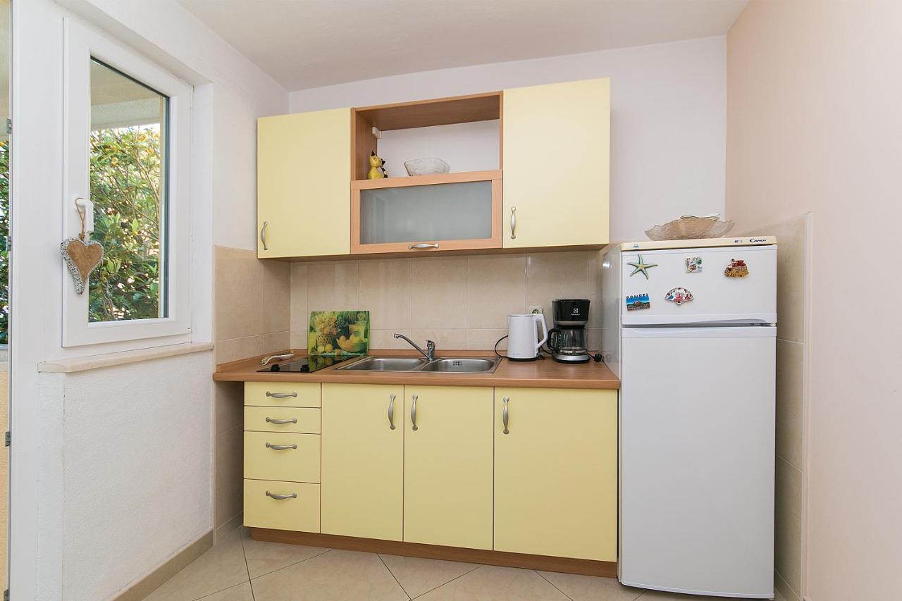 Apartments Sekulic Brela Exterior photo
